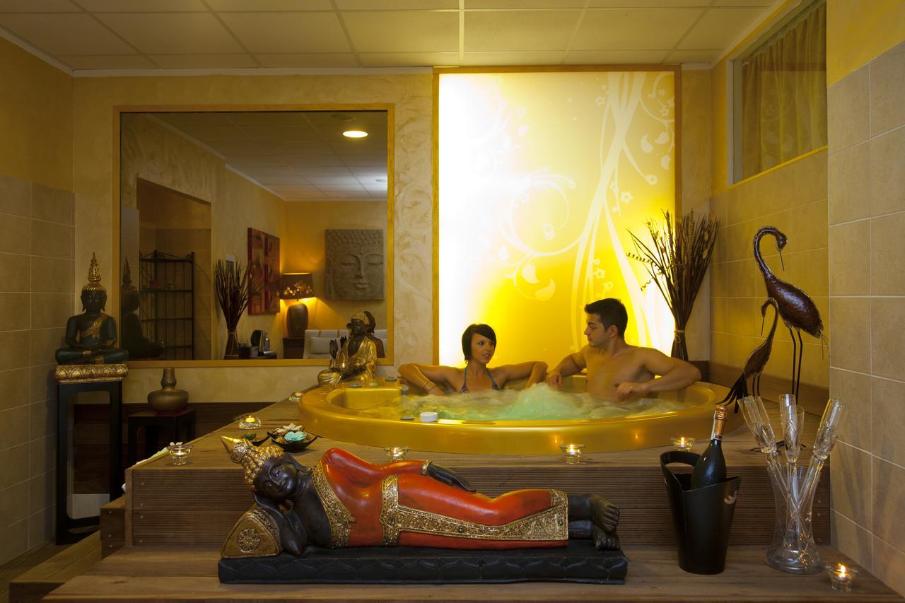 רימיני Hotel Gambrinus מראה חיצוני תמונה