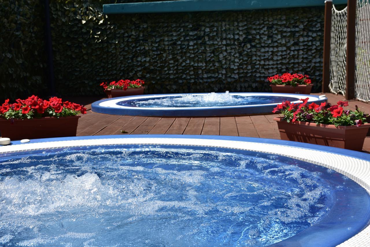 רימיני Hotel Gambrinus מראה חיצוני תמונה