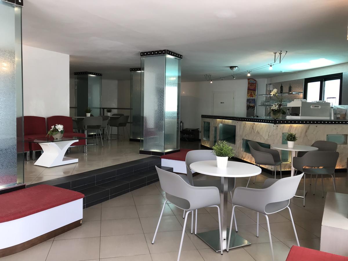 רימיני Hotel Gambrinus מראה חיצוני תמונה